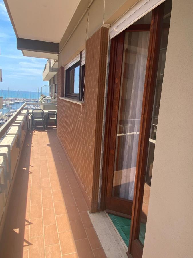 Апартаменты Lucia House Mare Неттуно Экстерьер фото